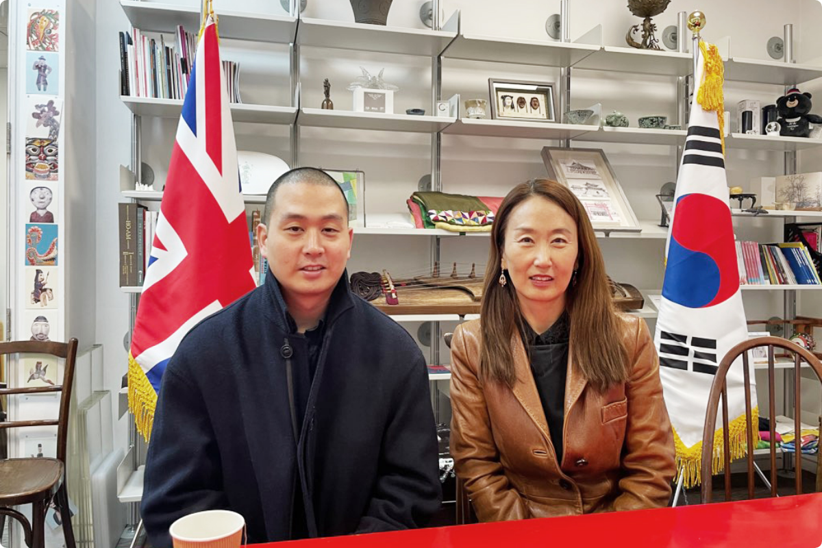 인터뷰 사진