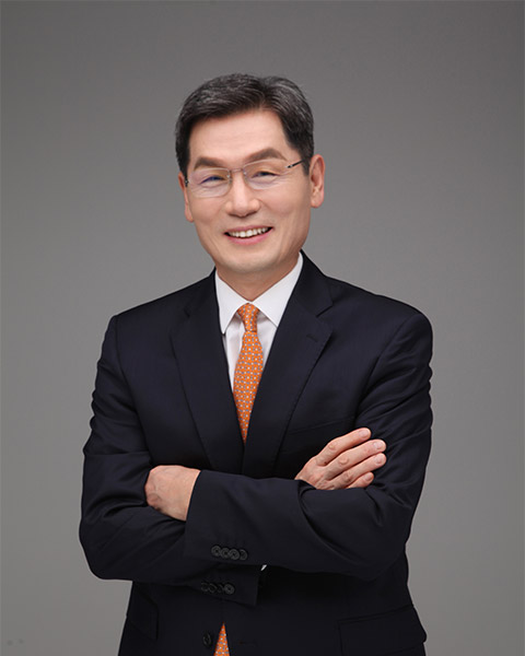 President Kim Ghee-whan of KF