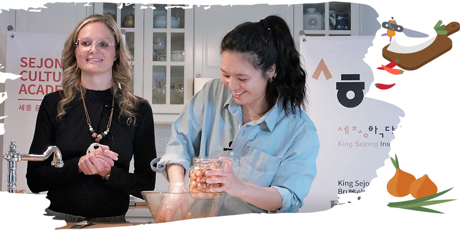 Karen Northshield and Master Choi Un-jeong in the fermented food series 1, learning the origin of kimchi and making kkakdugi (sliced radish kimchi)